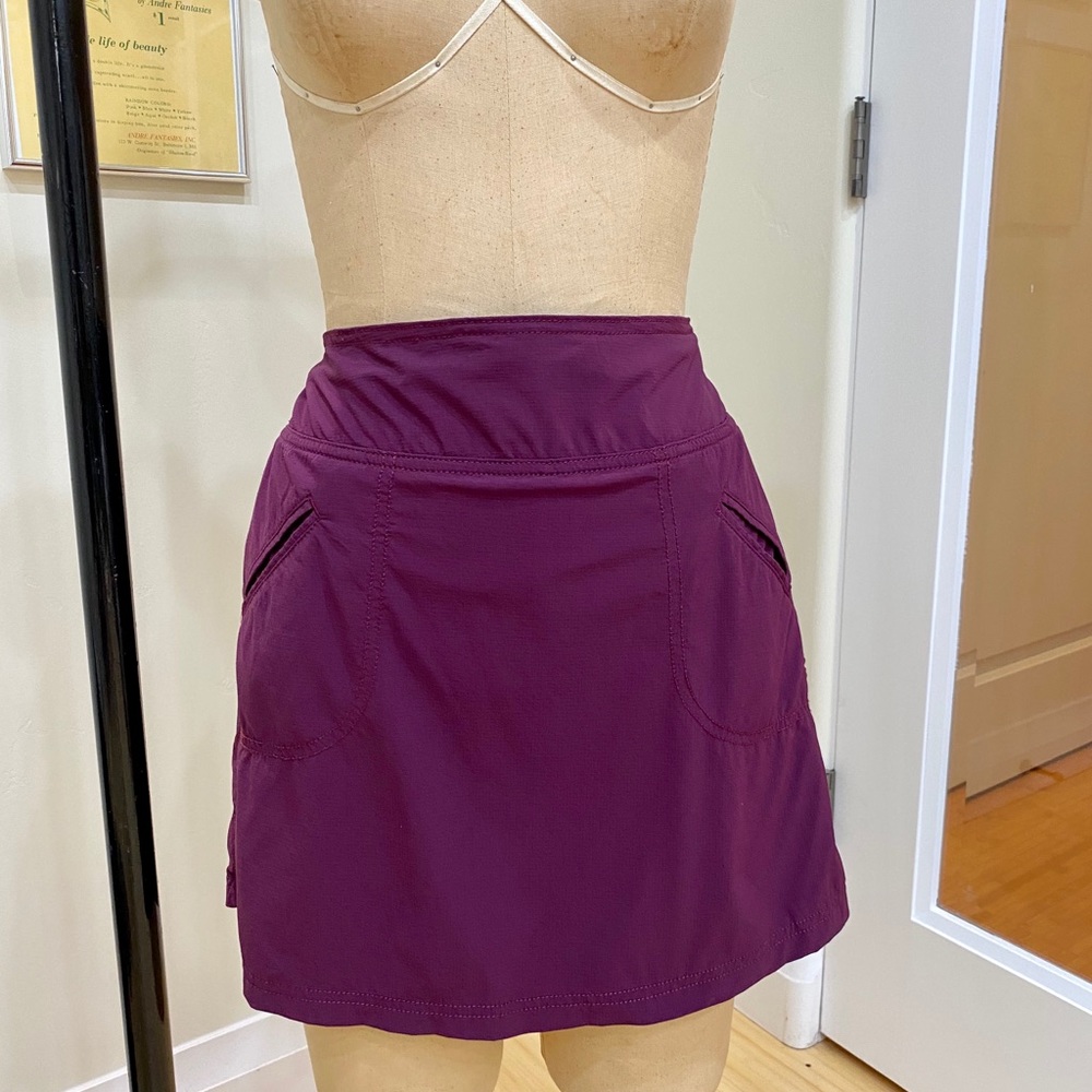 ATHLETA raspberry skort size 8